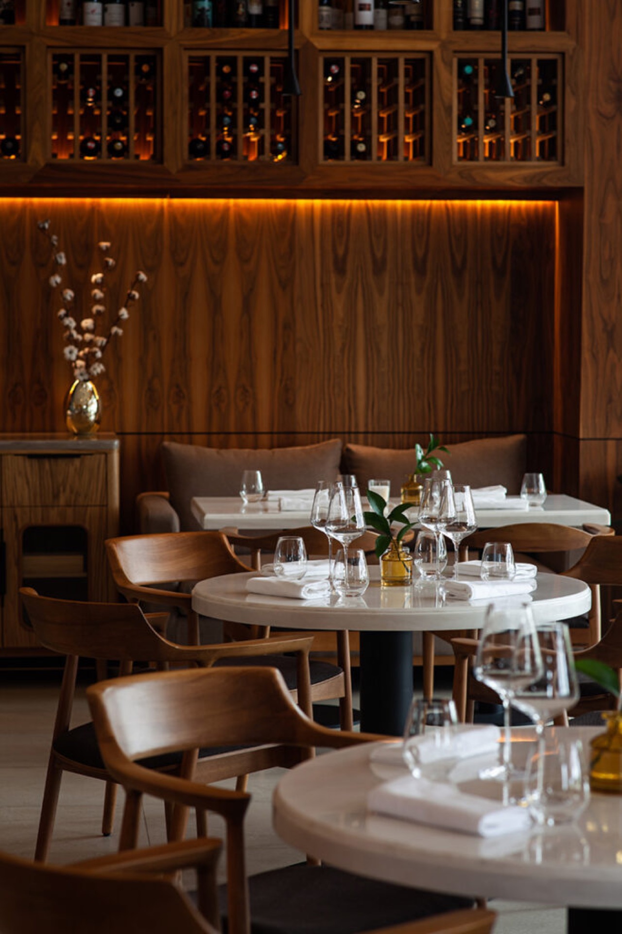 Eva Cafe — Restaurant