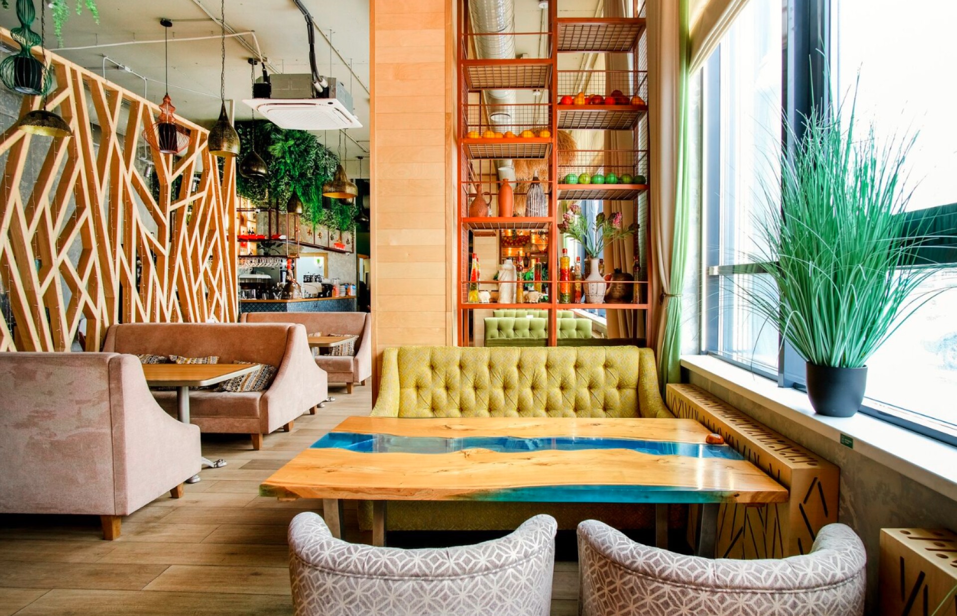 KinZa — Restaurant